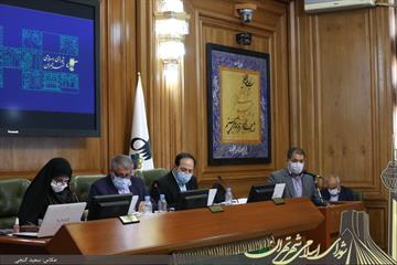 مجید فراهانی مطرح کرد مقدم بودن هزینه های اداره شهرداری به جای توسعه و عمران شهر جای انتقاد دارد